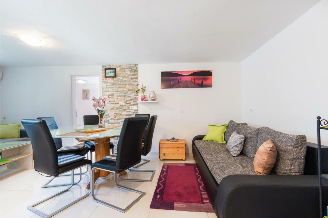 Salak Apartment