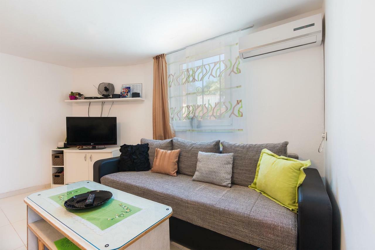 Salak Apartment